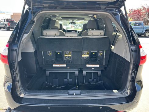 Used 2017 Toyota Sienna Limited AWD/4WD image 27