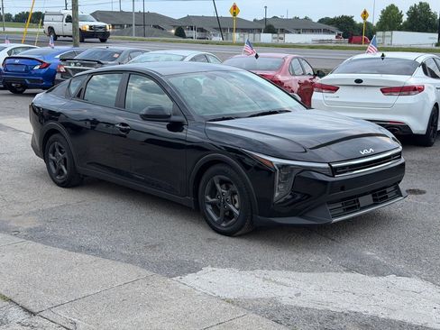 Used 2025 Kia K4 FWD image 3