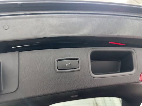 Used 2020 Porsche Macan Base image 26