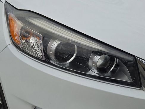 Certified 2018 Kia Sorento EX image 5