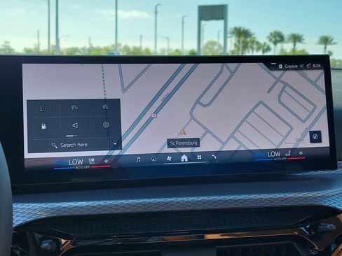 Certified 2025 BMW 330i Sedan w/ Convenience Package image 23