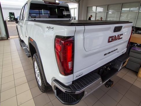 Used 2022 GMC Sierra 2500 SLT w/ SLT Preferred Package image 5