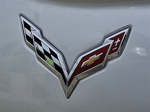 Used 2017 Chevrolet Corvette Stingray Coupe w/ 3LT Preferred Equipment Group image 28