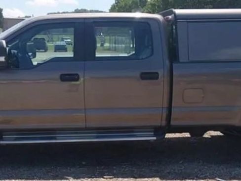 Used 2019 Ford F250 XL w/ Power Equipment Group RWD image 6