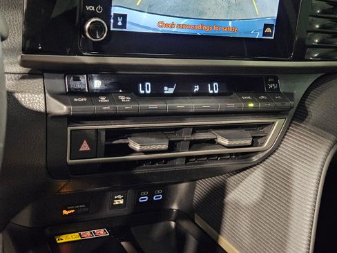 Certified 2025 Toyota Camry SE FWD image 31