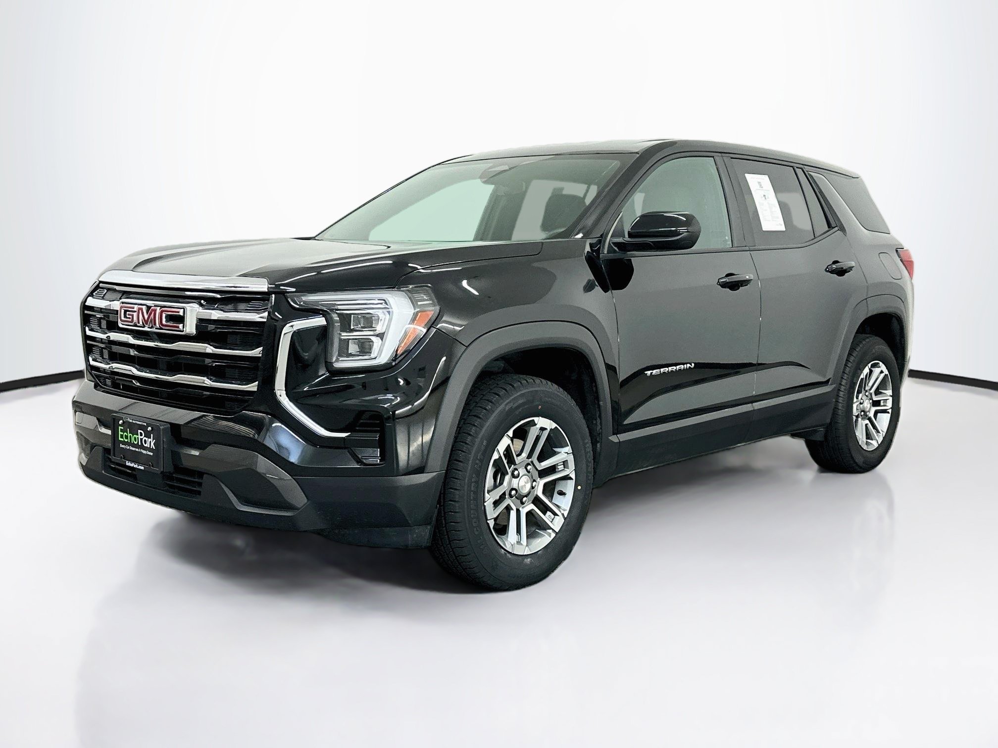 Used 2025 GMC Terrain Elevation AWD/4WD image 3