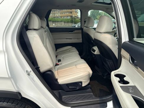 Used 2022 Hyundai Palisade SEL w/ 8P Bench Seat Package AWD/4WD image 6