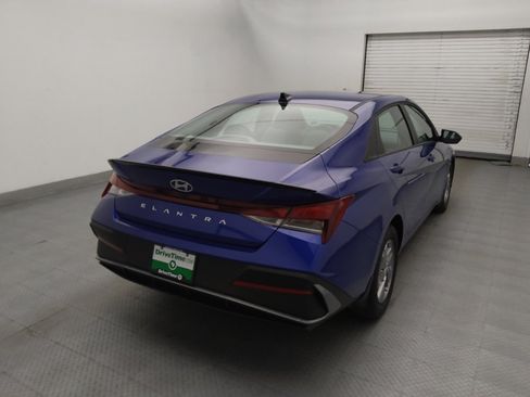 Used 2025 Hyundai Elantra Sport FWD image 7