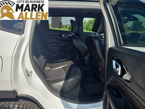 Used 2025 Jeep Compass Trailhawk AWD/4WD image 26