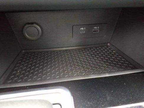 New 2025 Nissan Pathfinder SV image 13