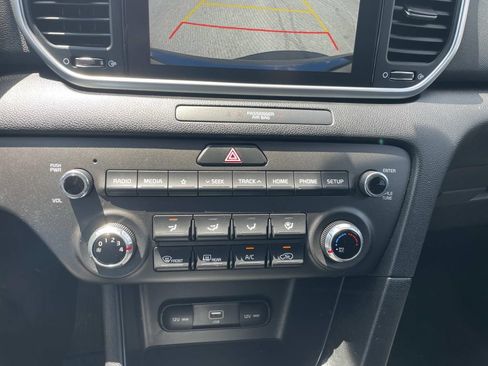 Used 2022 Kia Sportage LX AWD/4WD image 23