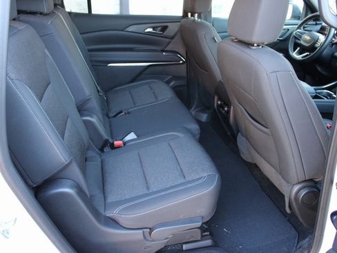 Used 2024 Chevrolet Traverse LS image 18