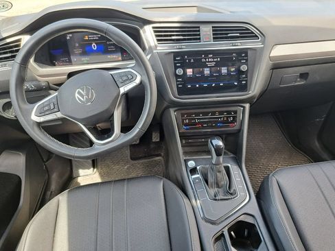 Used 2023 Volkswagen Tiguan SE FWD image 20