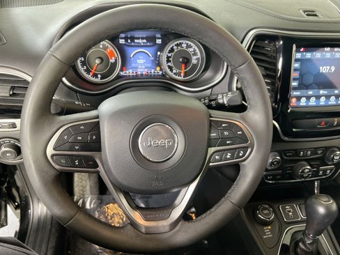 Used 2022 Jeep Cherokee Limited image 11