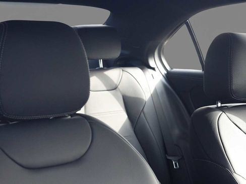 Certified 2022 Mercedes-Benz A 220 4MATIC image 16