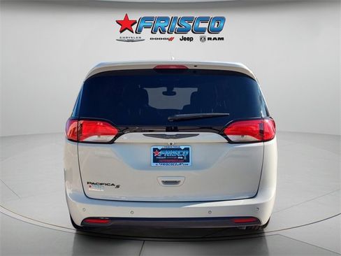 Certified 2020 Chrysler Pacifica Touring w/ S Appearance Package image 6