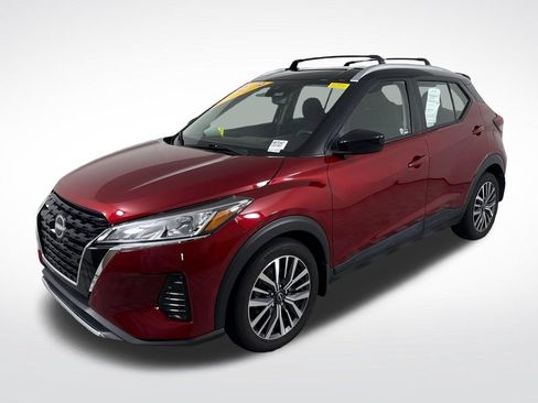 Used 2024 Nissan Kicks SV w/ Interior Electronics Package FWD image 7