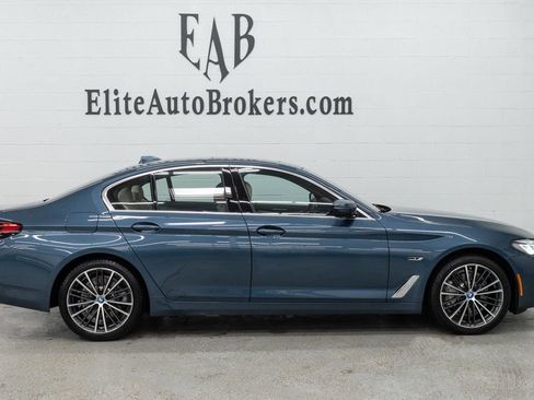 Used 2023 BMW 530e xDrive w/ Premium Package image 4