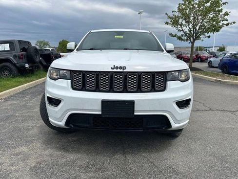 Used 2019 Jeep Grand Cherokee Altitude AWD/4WD image 2