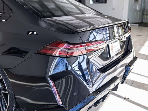Used 2025 BMW M5 w/ Carbon Package image 14