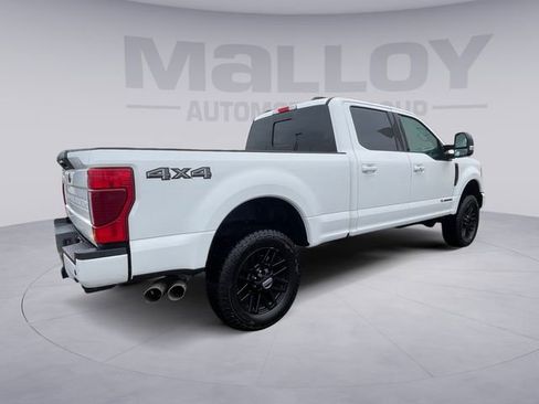 Used 2022 Ford F250 Lariat w/ Black Appearance Package image 5