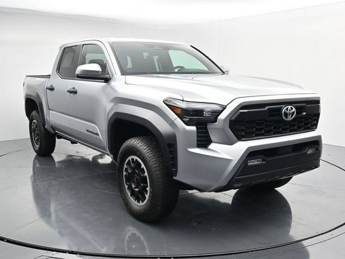 Used 2024 Toyota Tacoma TRD Off-Road AWD/4WD image 2