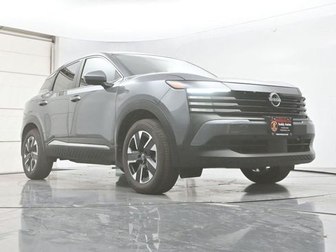Certified 2025 Nissan Kicks SV AWD/4WD image 27