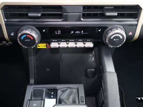 Used 2024 Toyota Tacoma TRD Sport w/ TRD Sport Upgrade Package image 27