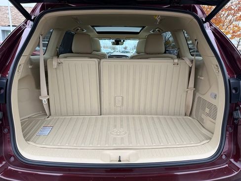 Used 2018 Toyota Highlander Limited Platinum image 19