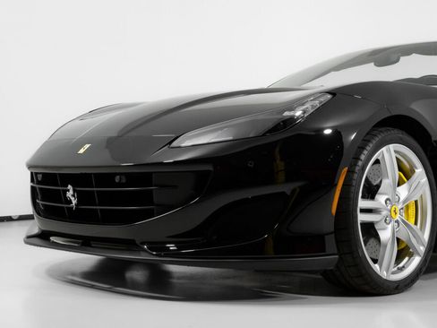 Used 2019 Ferrari Portofino image 15