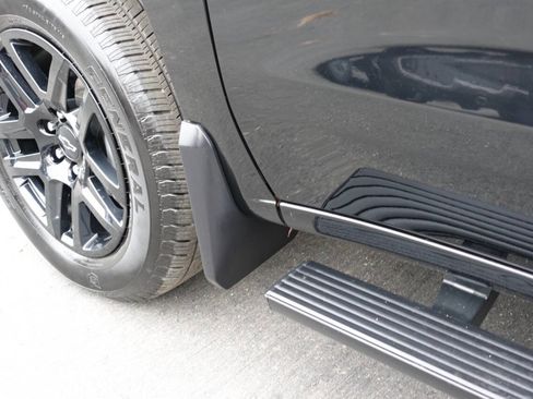 Used 2023 Chevrolet Silverado 1500 Custom image 12