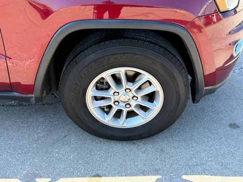 Used 2019 Jeep Grand Cherokee Laredo AWD/4WD image 45