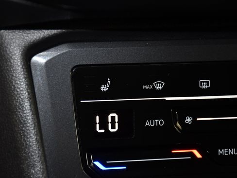 Used 2022 Volkswagen Tiguan SE AWD/4WD image 29