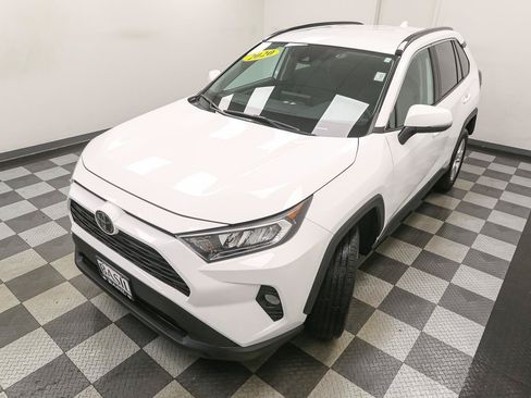 Used 2020 Toyota RAV4 XLE AWD/4WD image 6