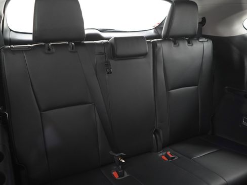 Used 2021 Toyota Highlander XLE image 15