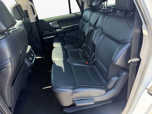 Used 2025 Ford Expedition Max Platinum AWD/4WD image 13
