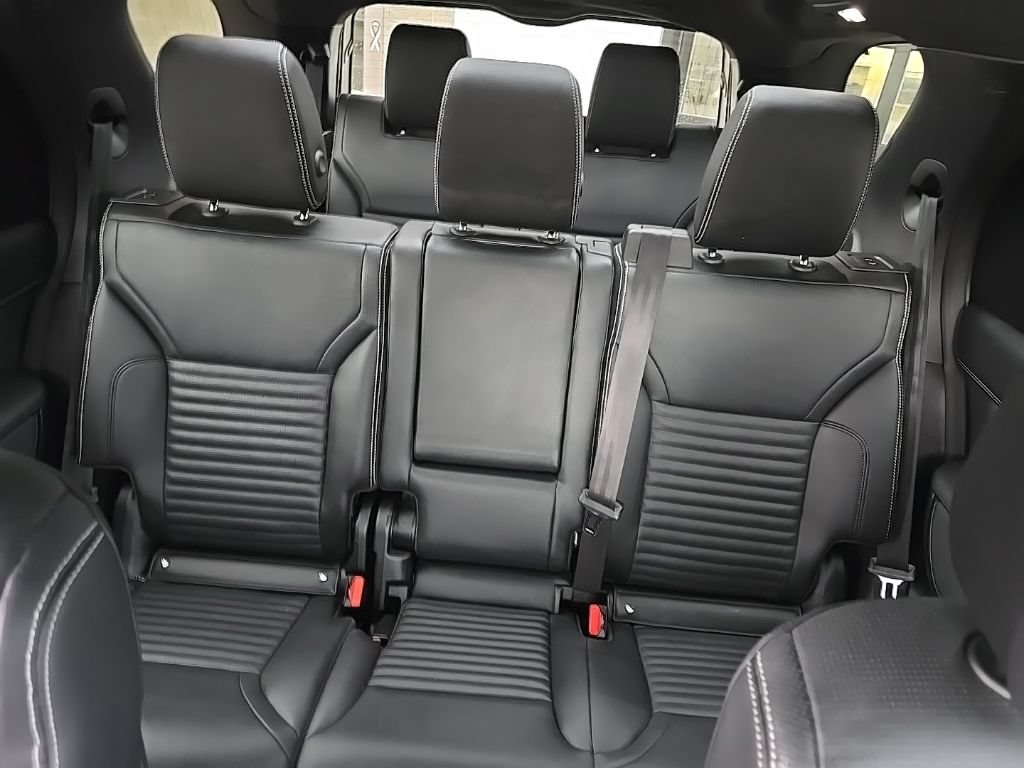 Used 2023 Land Rover Discovery S R-Dynamic AWD/4WD image 10