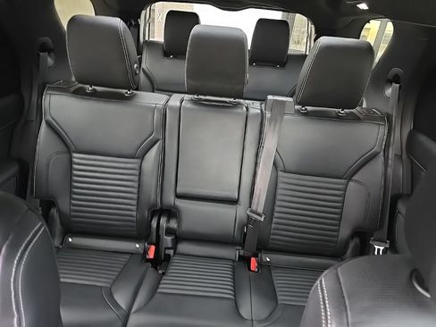 Used 2023 Land Rover Discovery S R-Dynamic AWD/4WD image 10
