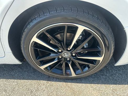 Used 2020 Toyota Camry XSE FWD image 9