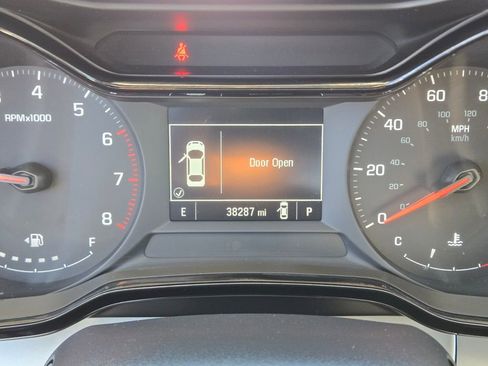 Used 2025 Chevrolet Trax LS FWD image 23