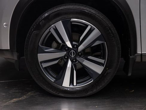 Used 2023 Nissan Rogue SL w/ SL Premium Package image 6