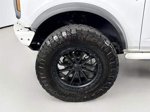 Used 2024 Ford Bronco Badlands image 56
