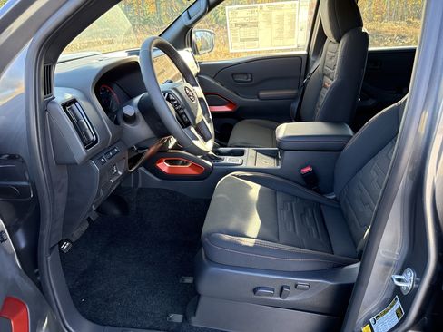 New 2026 Nissan Frontier PRO-4X w/ Pro-4x Convenience Package image 4