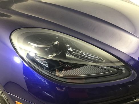 Certified 2026 Porsche Macan AWD/4WD image 15
