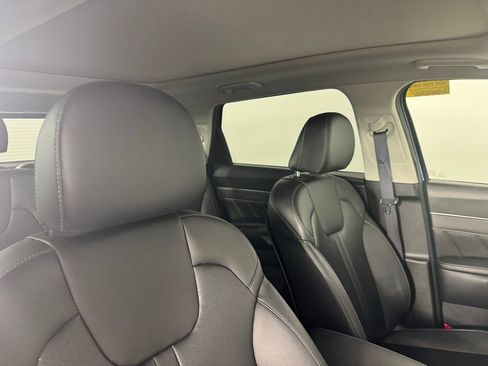 Used 2023 Kia Sorento SX image 32