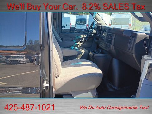 Used 2018 Chevrolet Express 2500 w/ Driver Convenience Package RWD image 13