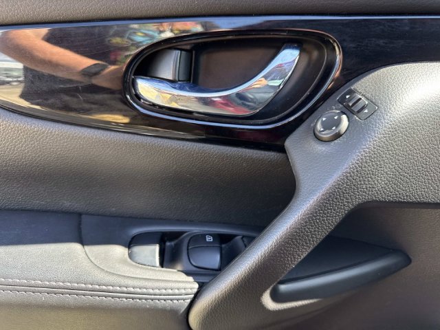 Used 2020 Nissan Rogue Sport SV w/ All-Weather Package FWD image 25
