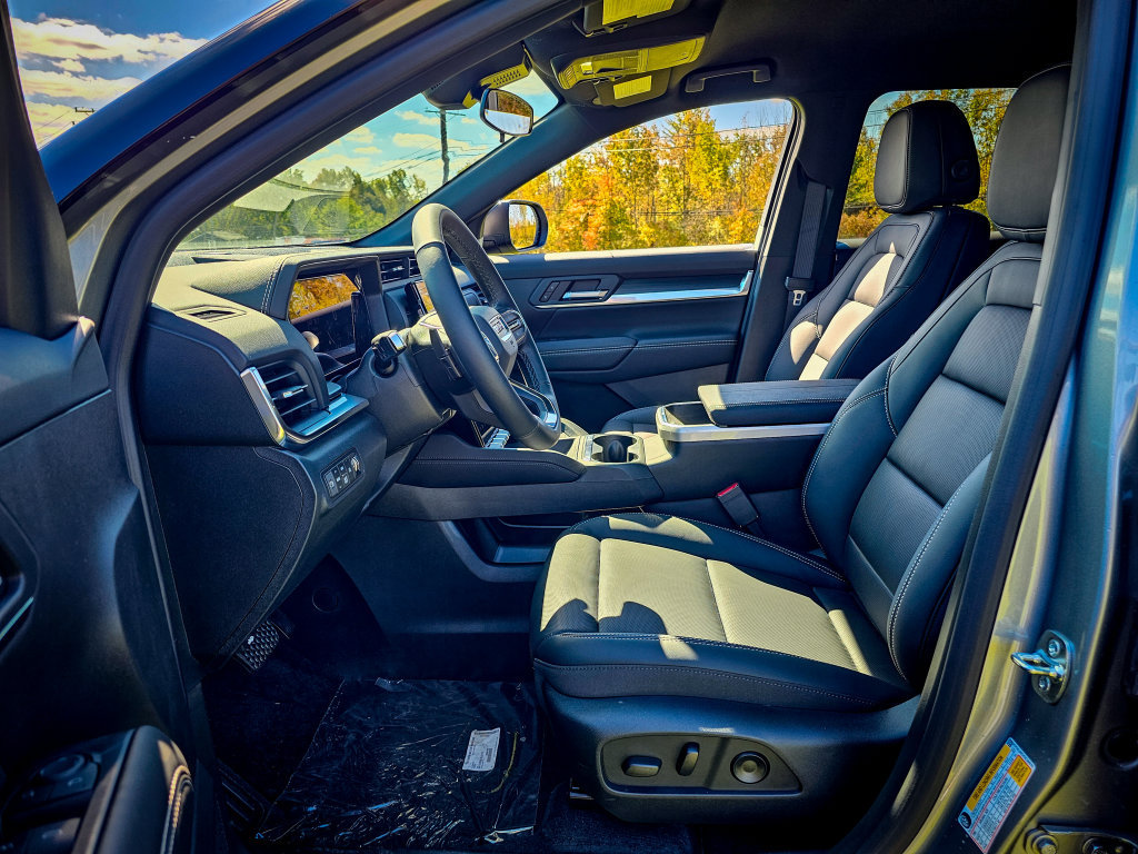 New 2027 GMC Terrain Elevation w/ Elevation Premium Package AWD/4WD image 13