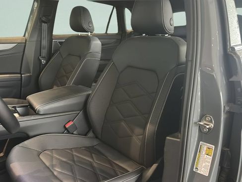 Used 2026 Volkswagen Atlas Cross Sport SE FWD image 23