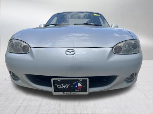 Used 2001 MAZDA MX-5 Miata RWD image 2
